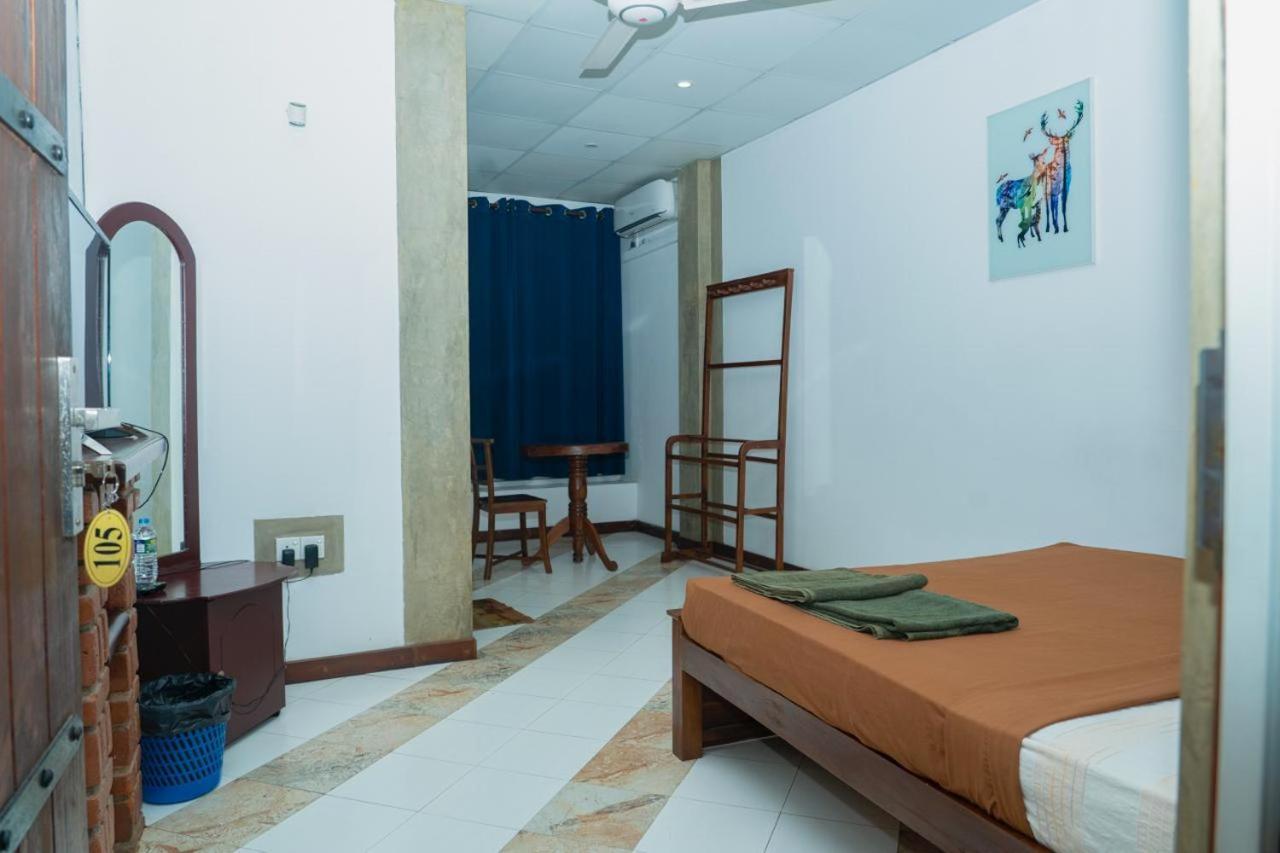 Elegance Range Resort Канди Экстерьер фото